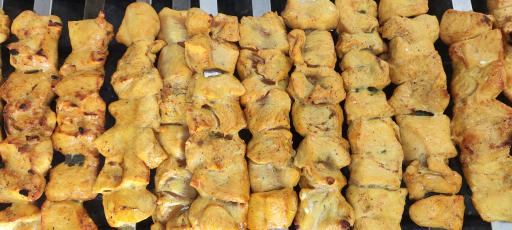 عکس تهیه غذای هلیا