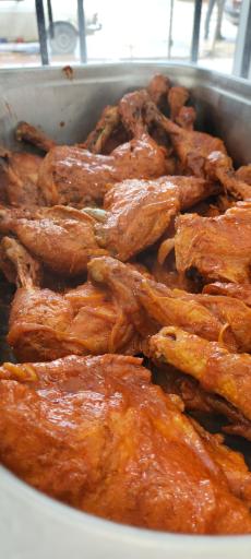 عکس تهیه غذای هلیا