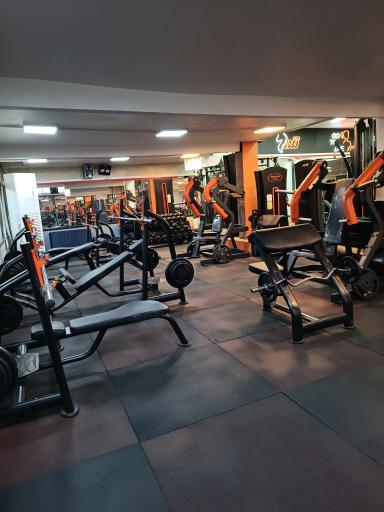 عکس باشگاه ورزشی تندر