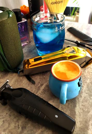 عکس کافه پیرایش لایت