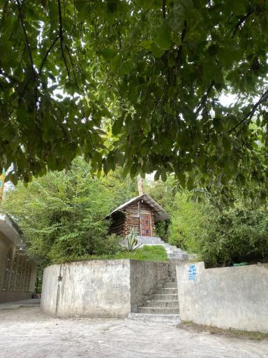 عکس امامزاده 18 تن