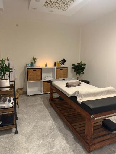 عکس مرکز ماساژ و یوگا فرشته پویا