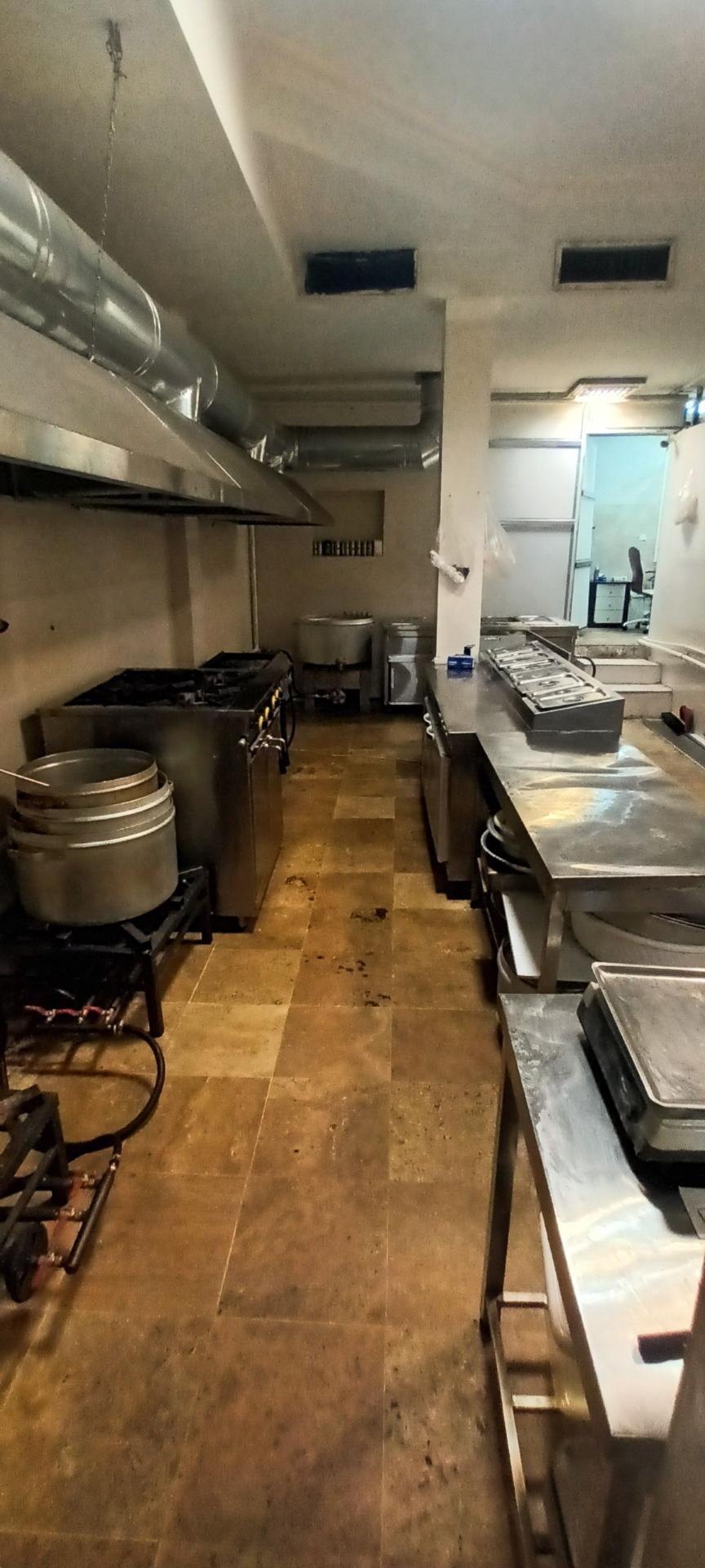 عکس تهیه غذای نون