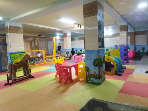 عکس خانه بازی و مرکز نگهداری کودک عموپورنگ