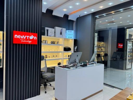 عکس نیوتن تکنولوژی
