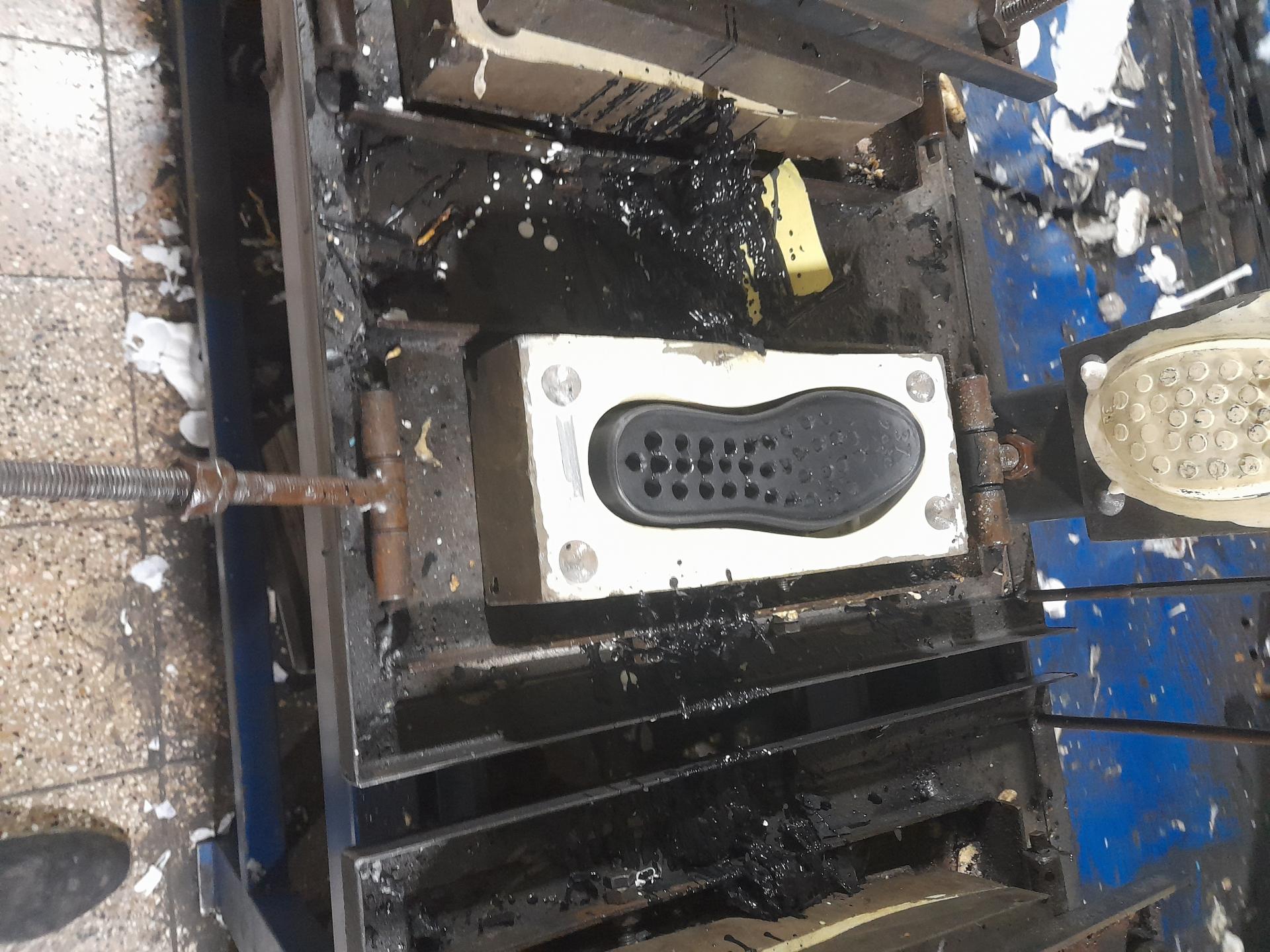 عکس تولیدی کفش رجب زاده