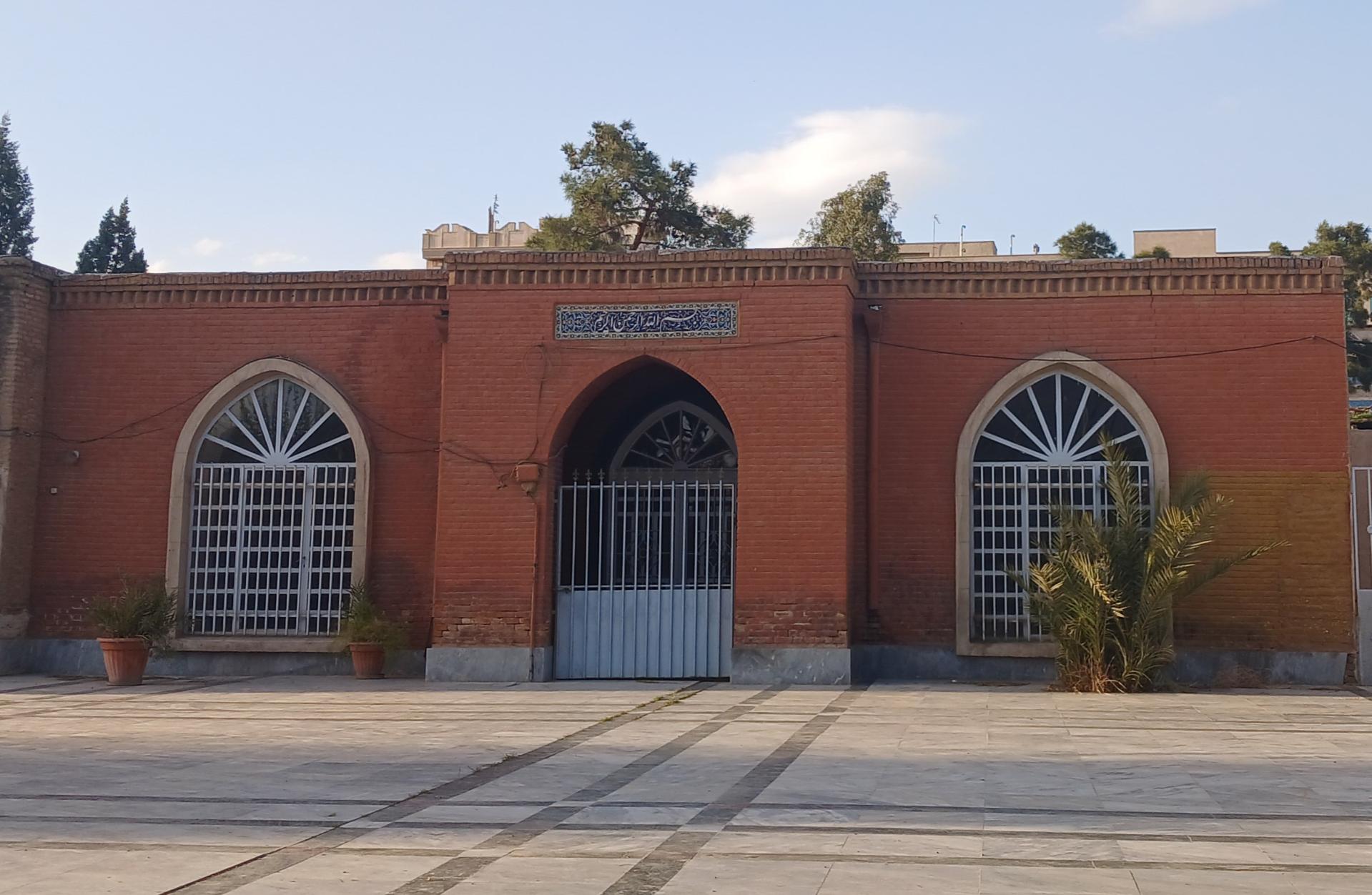 عکس مقبره‌های تاریخی امامزاده عبدالله