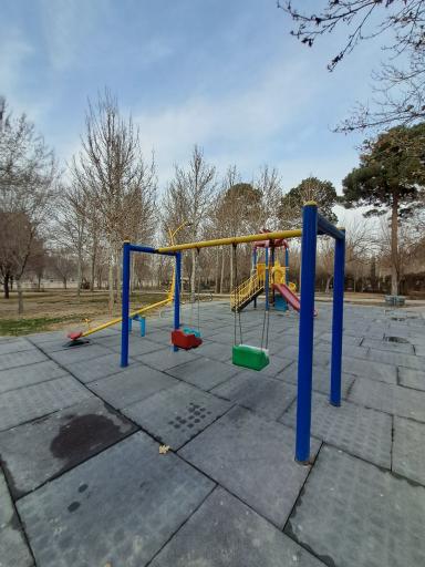 عکس زمین بازی