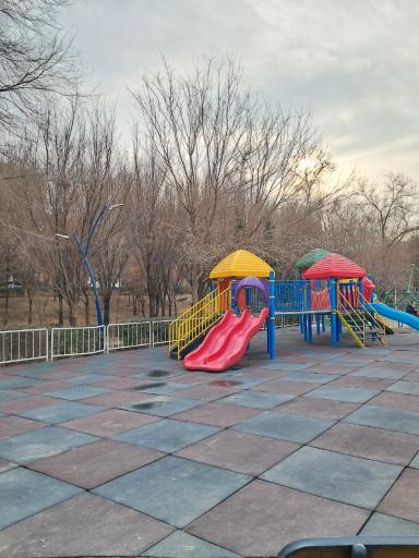 عکس زمین بازی