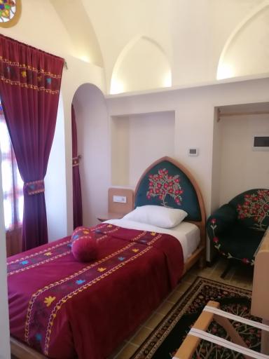 بوتیک هتل عمارت آقا حسینی