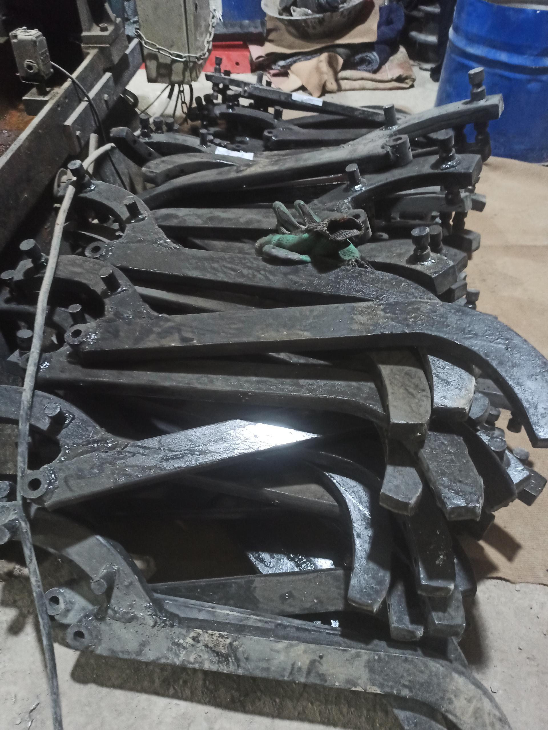 عکس ادوات کشاورزی نظامی (استیل ادوات)