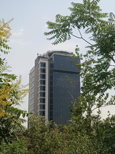 عکس ساختمان گروه صنعتی گلرنگ