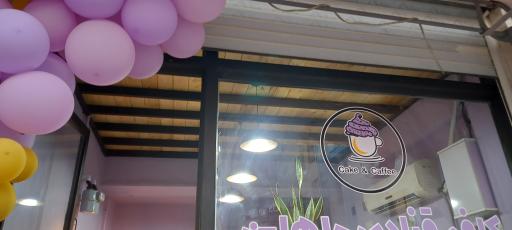 عکس کافه قنادی ماهلین 