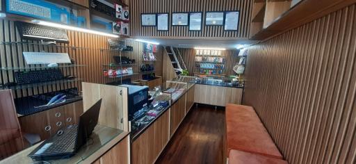 عکس تعمیرات موبایل آمیتیست