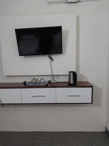 عکس هتل کاریز اردکان