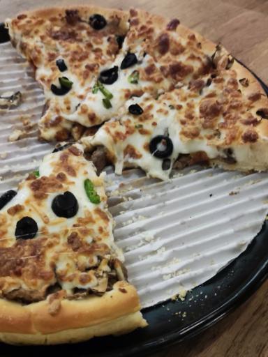 عکس پیتزا دهکده