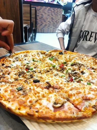 عکس پیتزا خونه شعبه 4 (شاهد)