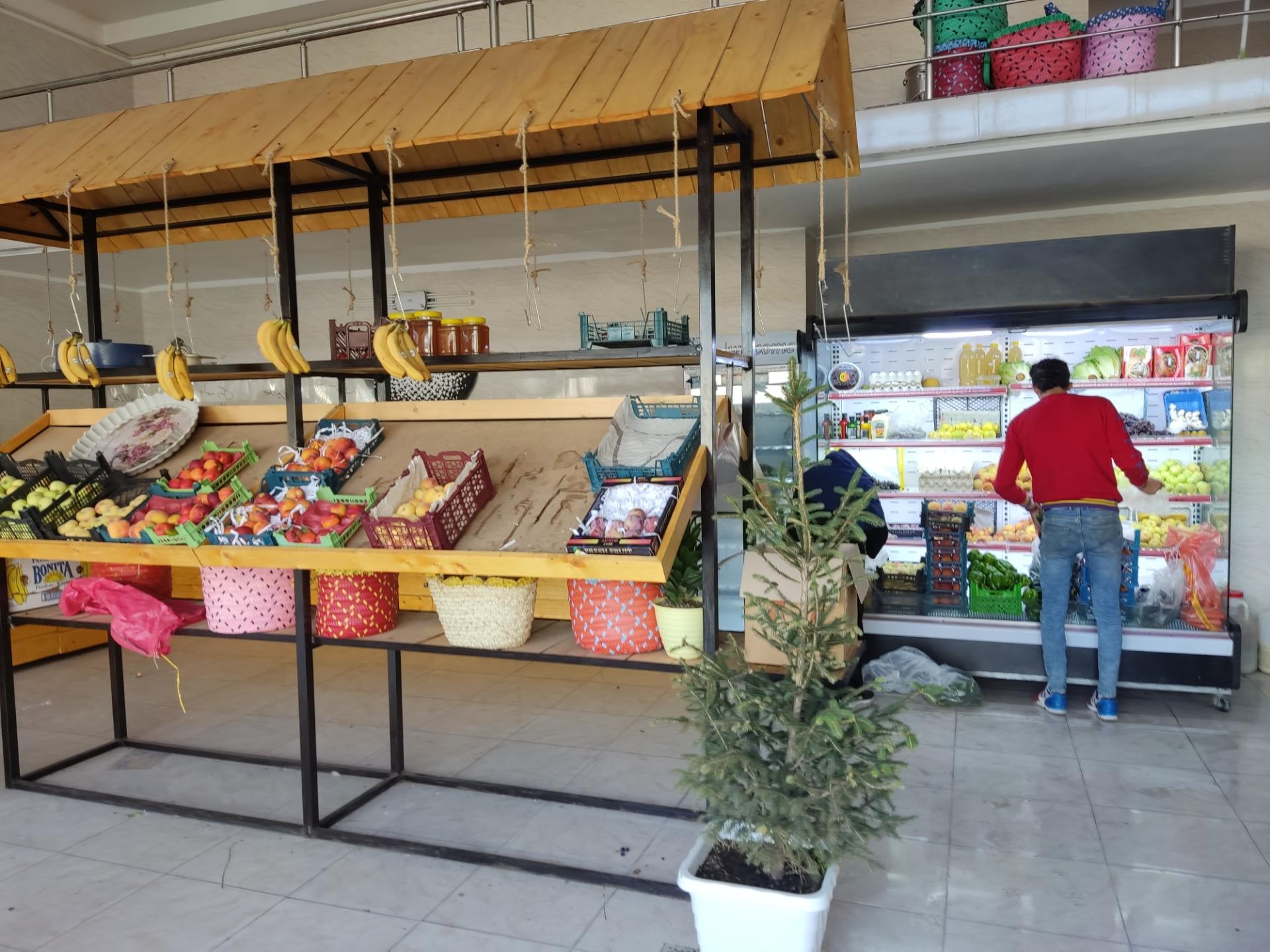 عکس میوه فروشی باران