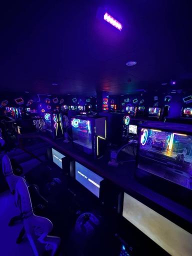 عکس مجتمع تفریحی اکسین گیم 