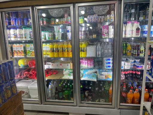 عکس سوپر مارکت برادران باقری