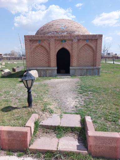 عکس آرامگاه آلاقا عبدالغنی العاملی