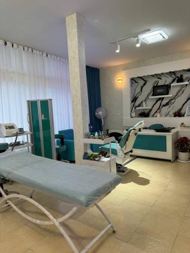 عکس کلینیک پوست مو و لاغری دکتر طارقلی