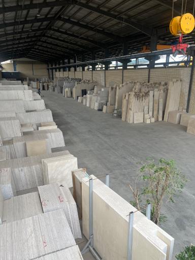 عکس کارخانه سنگ نگین سبز