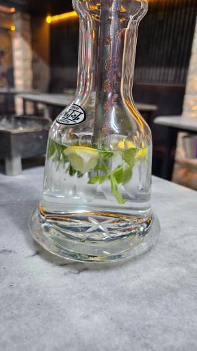 چایخانه و صبحانه سرای کاج