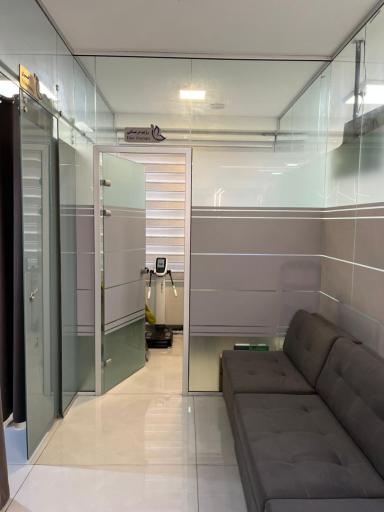 عکس کلینیک زیبایی و لیزر سیب سبز