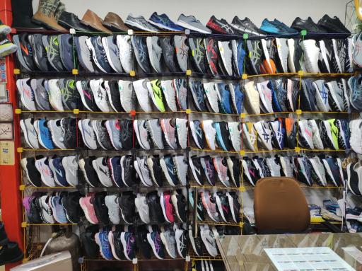 عکس فروشگاه کفش تک