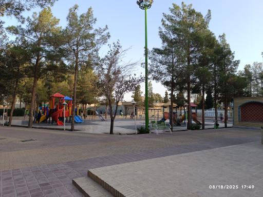 عکس زمین بازی کودکان