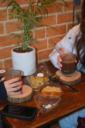 عکس کافه قنادی ونوس