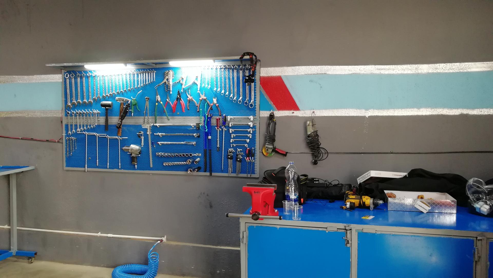 عکس تعمیرگاه گیربکس اتوماتیک برادران بهرامی