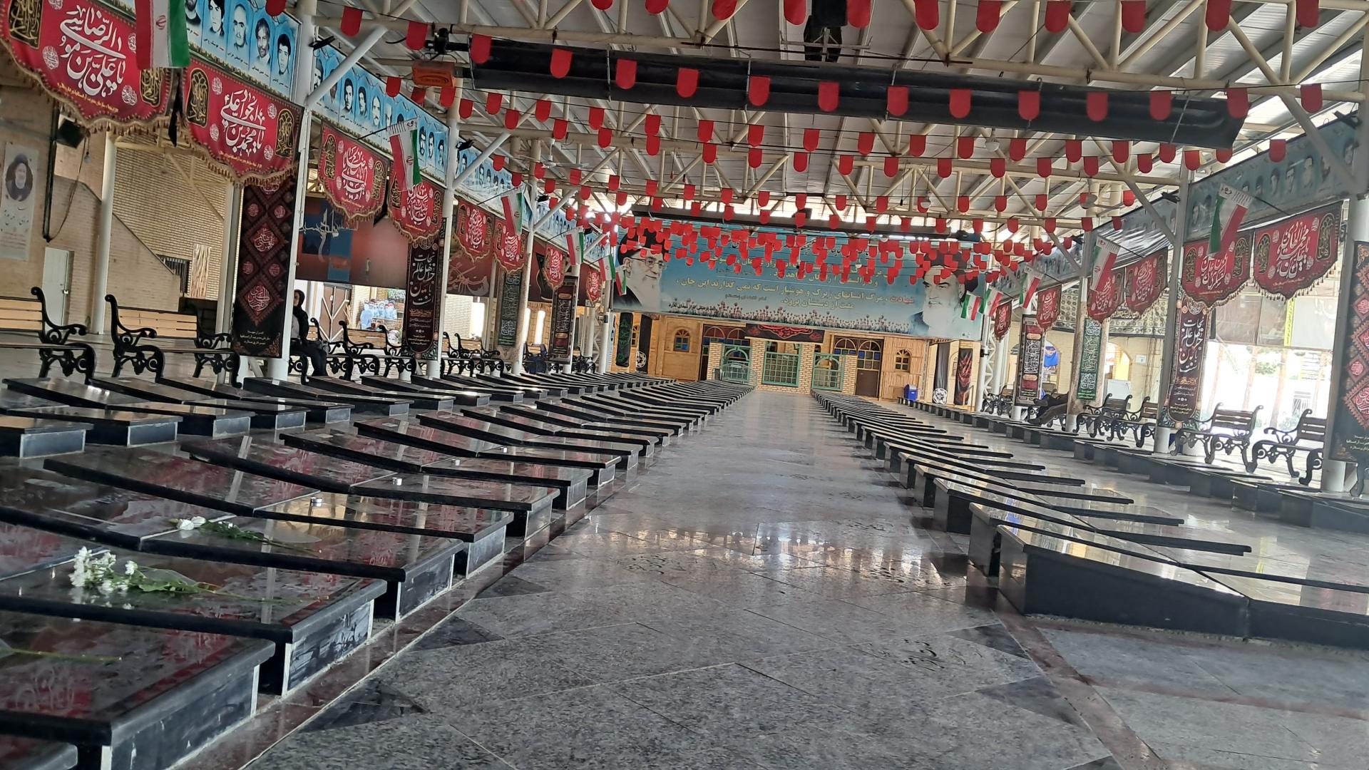 عکس مزار شهید اکبر عنایتی 