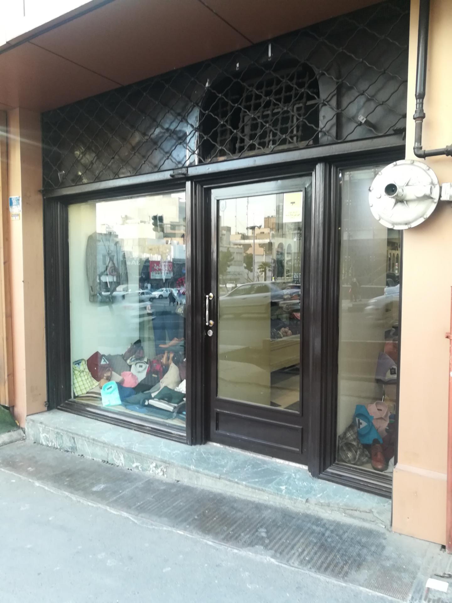 عکس فروشگاه پوشاک آقایان