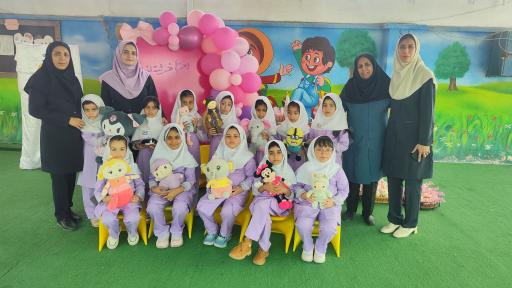 عکس مدرسه و کودکستان پرسشگران خلاق