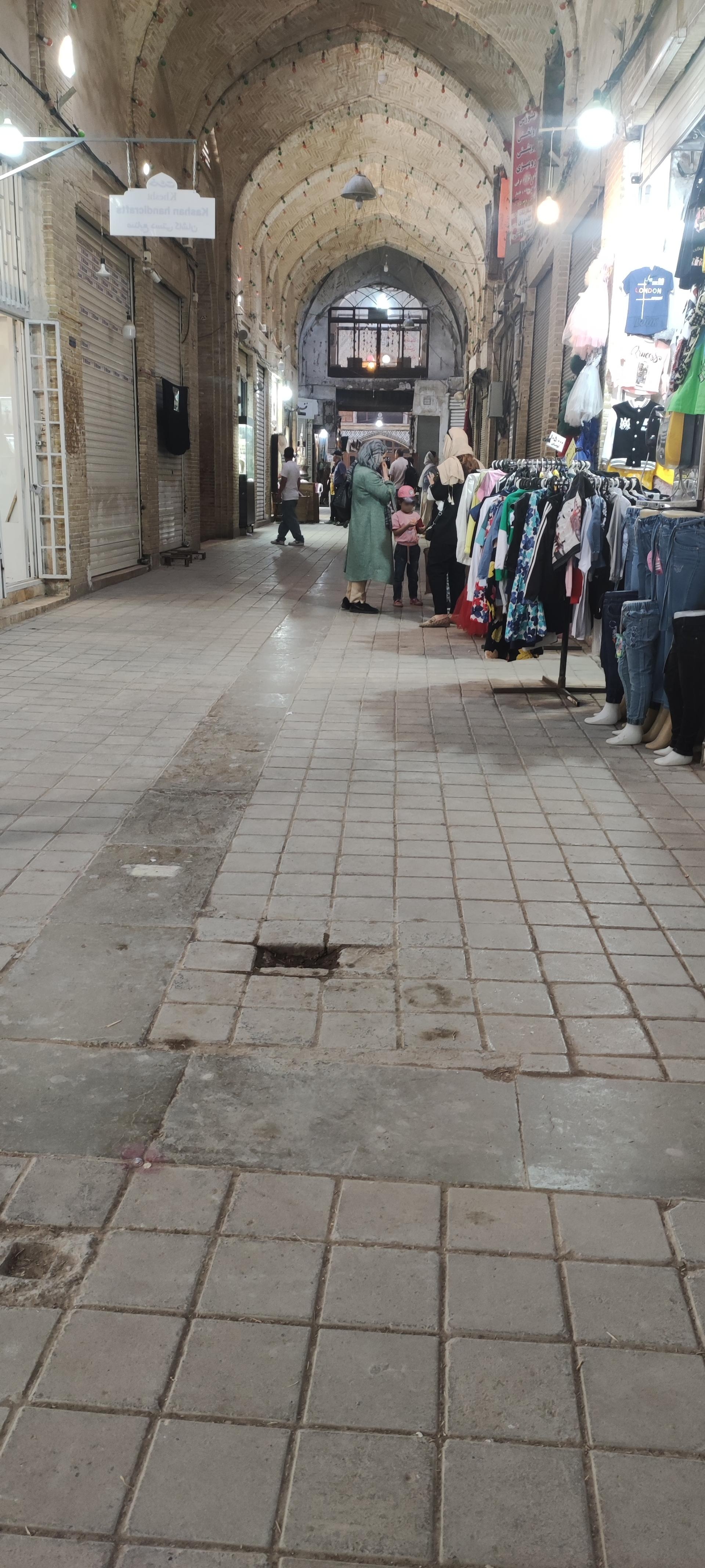 عکس ورودی بازار بزرگ کاشان 