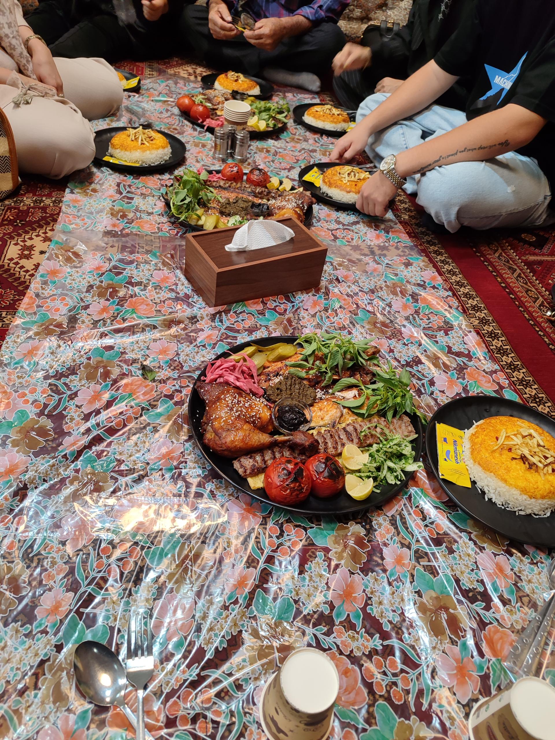 عکس رستوران تنور سنگی