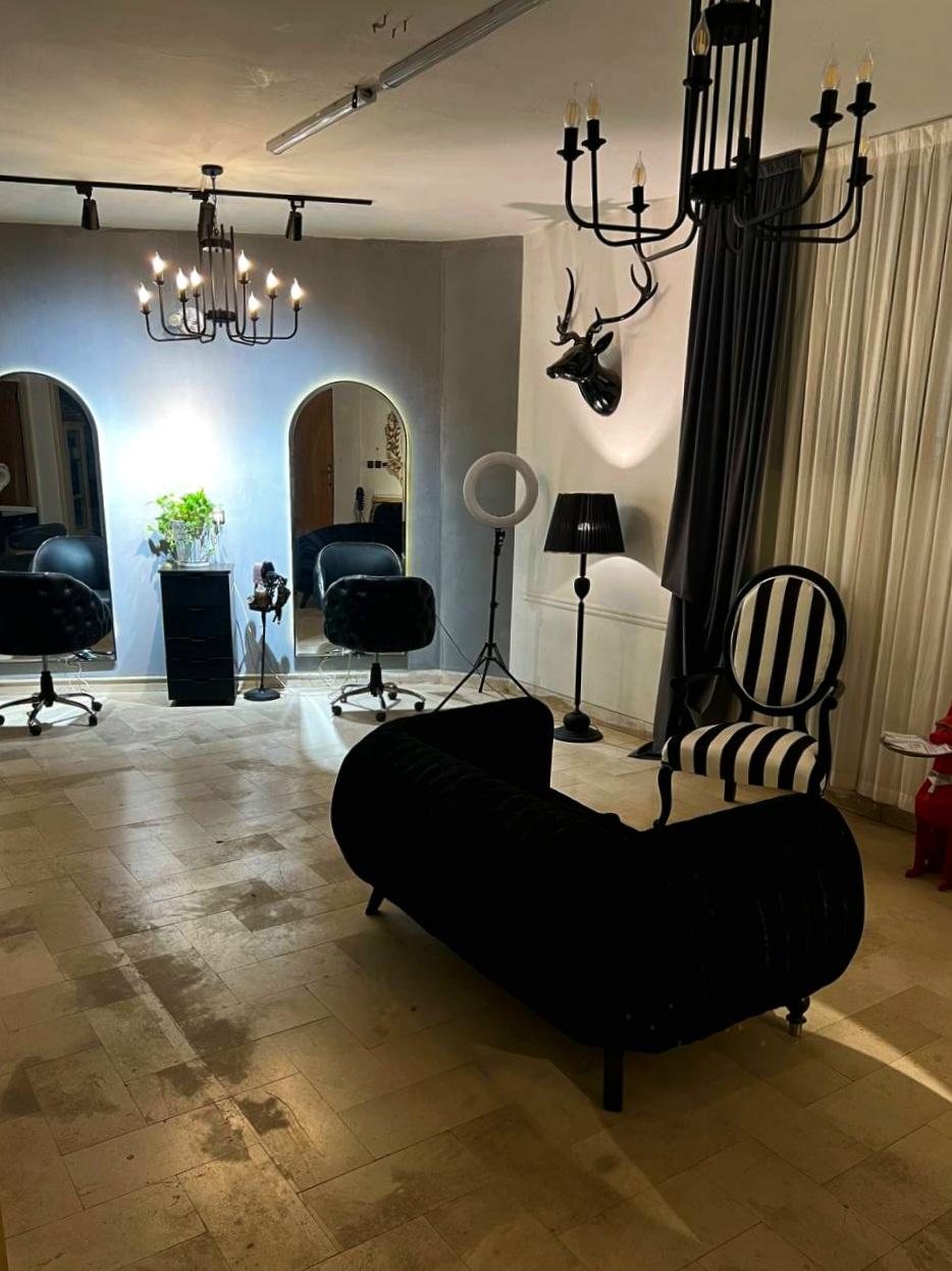 عکس سالن زیبایی سرخ گونه