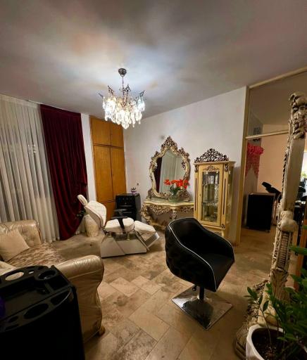 عکس سالن زیبایی سرخ گونه