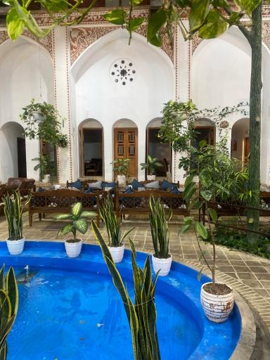 عکس سفره خانه سنتی مظفری