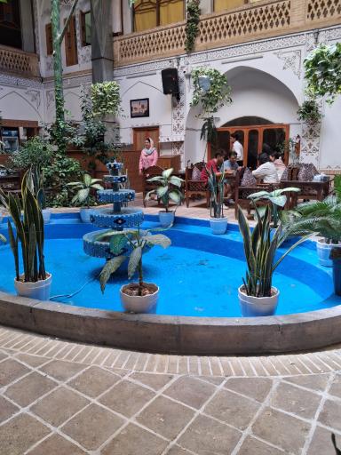 عکس سفره خانه سنتی مظفری