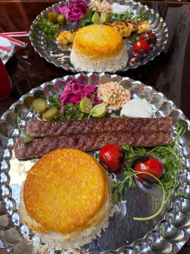 عکس سفره خانه سنتی مظفری