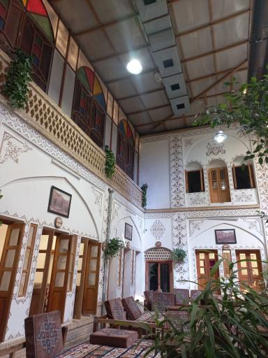عکس سفره خانه سنتی مظفری