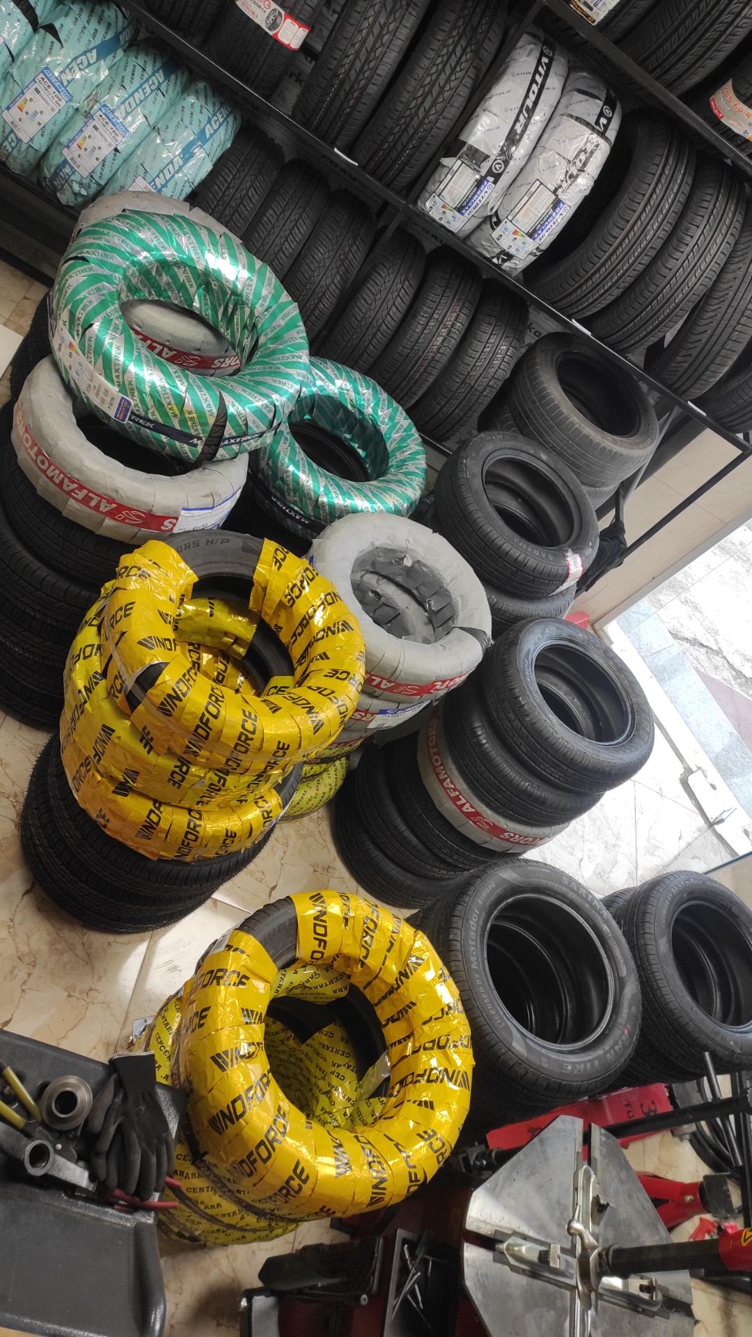 عکس فروشگاه لاستیک شاهین