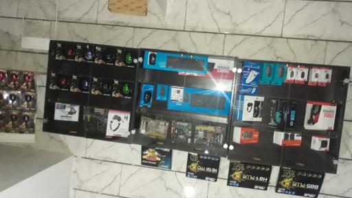 عکس خدمات کامپیوتری نیوتک