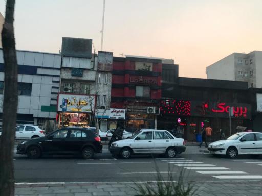 عکس پیتزا پرپروک شعبه آیت الله کاشانی