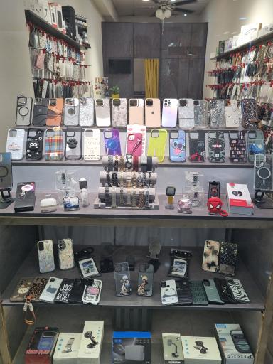 عکس فروشگاه لوازم جانبی آذرکیس