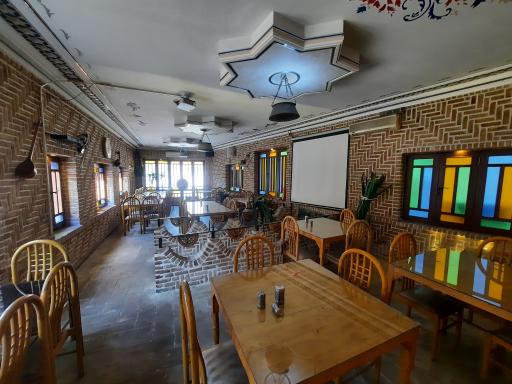 عکس عمارت سفره دار