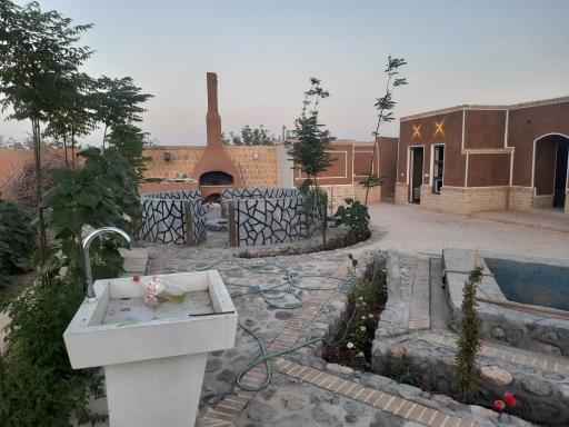 عکس عمارت وکیل